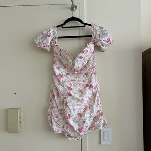 White & pink floral print for love and lemons minidress